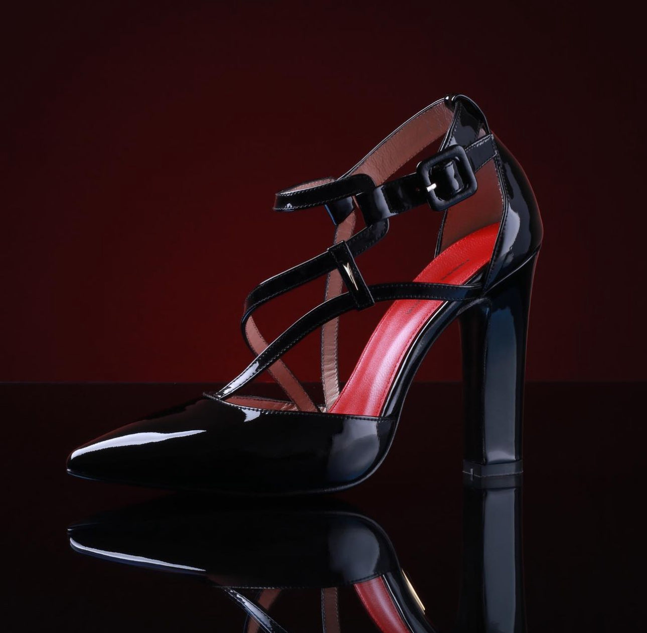 Stiletto high heels black ( glossy )